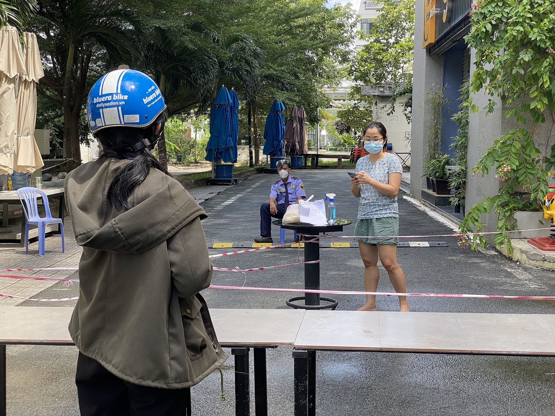 Nhiều tình huống dở khóc dở cười khi hình thức đi chợ hộ được triển khai. Ảnh minh họa