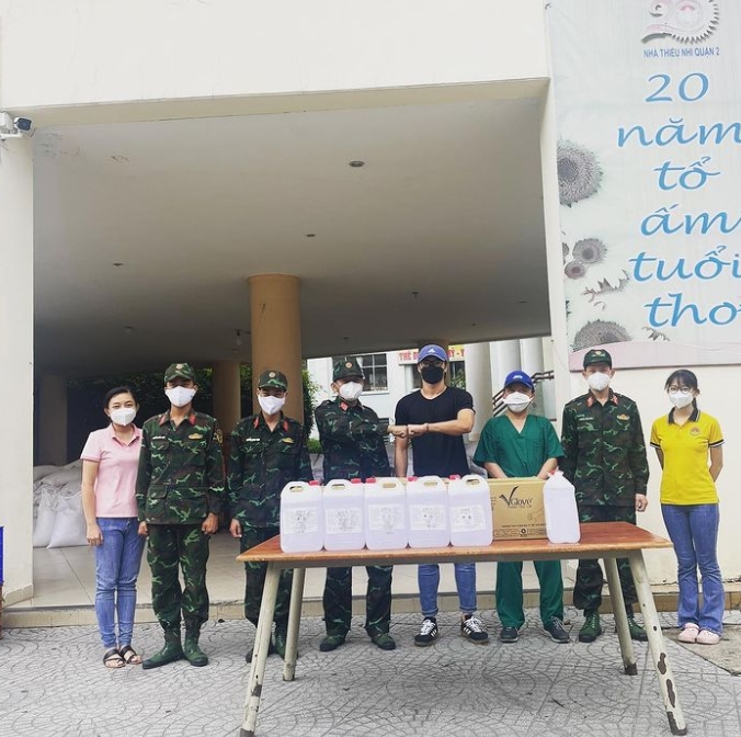 Đồng đội chiến đấu hết mình trước hàng loạt 'ông kẹ' của châu Á, Bùi Tiến Dũng đang làm gì? - Ảnh 3 Đồng đội chiến đấu hết mình trước hàng loạt 'ông kẹ' của châu Á, Bùi Tiến Dũng đang làm gì? - Ảnh 3