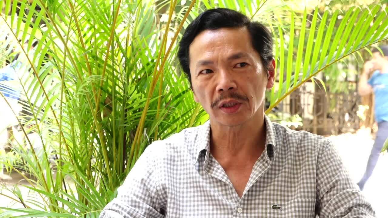 NSND Trung Anh tỏ ra bức xúc khi NSND Trung Anh tỏ ra bức xúc khi