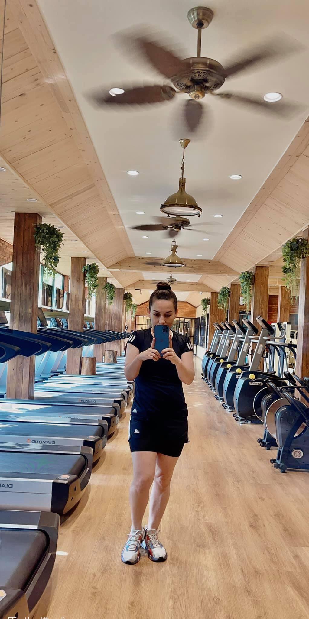 Tin giải trí hot trưa 26/1: Nhan sắc thật của Lệ Quyên, 'Cậu Vàng' rút khỏi các phòng chiếu - Ảnh 1