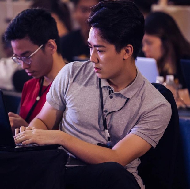 Ảnh đời thường vẫn ngút ngàn quyến rũ của vị giám đốc trẻ. Ảnh: Internet Ảnh đời thường vẫn ngút ngàn quyến rũ của vị giám đốc trẻ. Ảnh: Internet