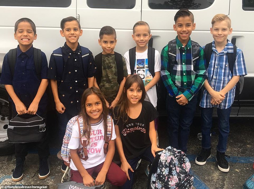 Các bé Noah, Maliyah, Isaiah, Nariyah, Jeremiah, Jonah, Josiah và Makai trào đời nhờ phương pháp thụ tinh nhân tạo. Ảnh: Instagram