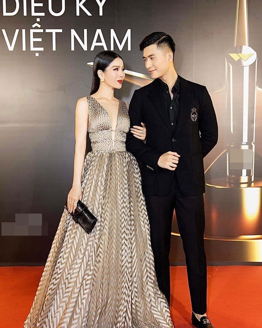 Tin giải trí hot nhất trưa 28/1: Lệ Quyên bênh vực tình trẻ, Quản lý Thiều Bảo Trâm hé lộ tin nhắn của Sơn Tùng và Hải Tú - Ảnh 1