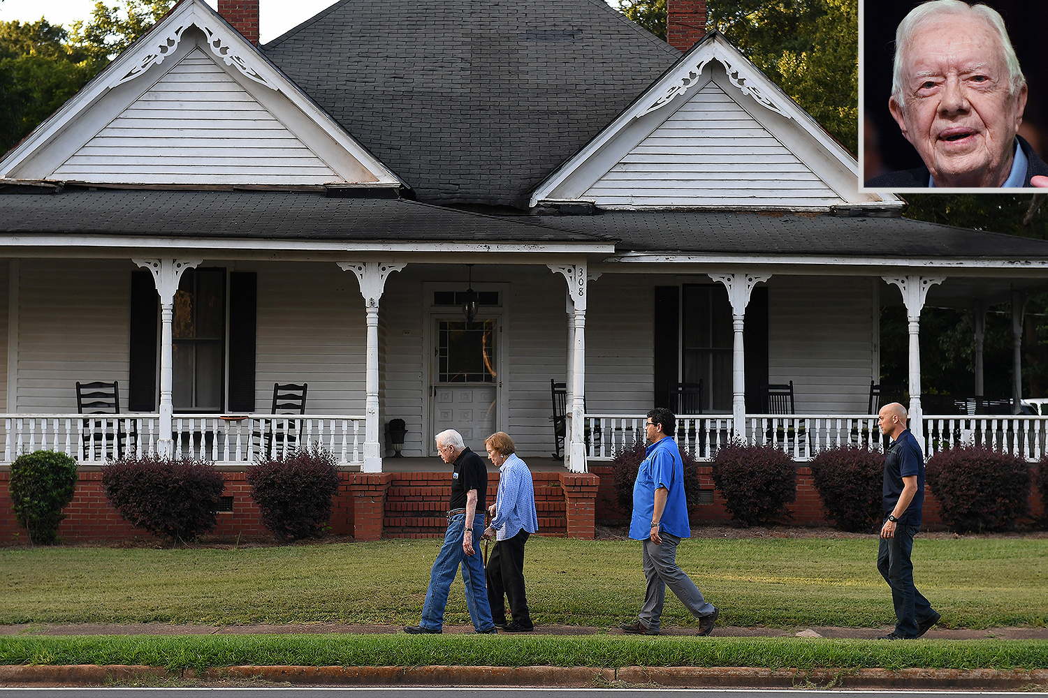 “Cho dù cuộc sống đưa tôi đến đâu, từ dinh thự Thống đốc đến Nhà Trắng thì Plains luôn là nhà tôi”, Carter phát biểu sau khi một số di tích lịch sử địa phương gắn liền với ông được chính thức gọi là công viên quốc gia. Ảnh: Getty