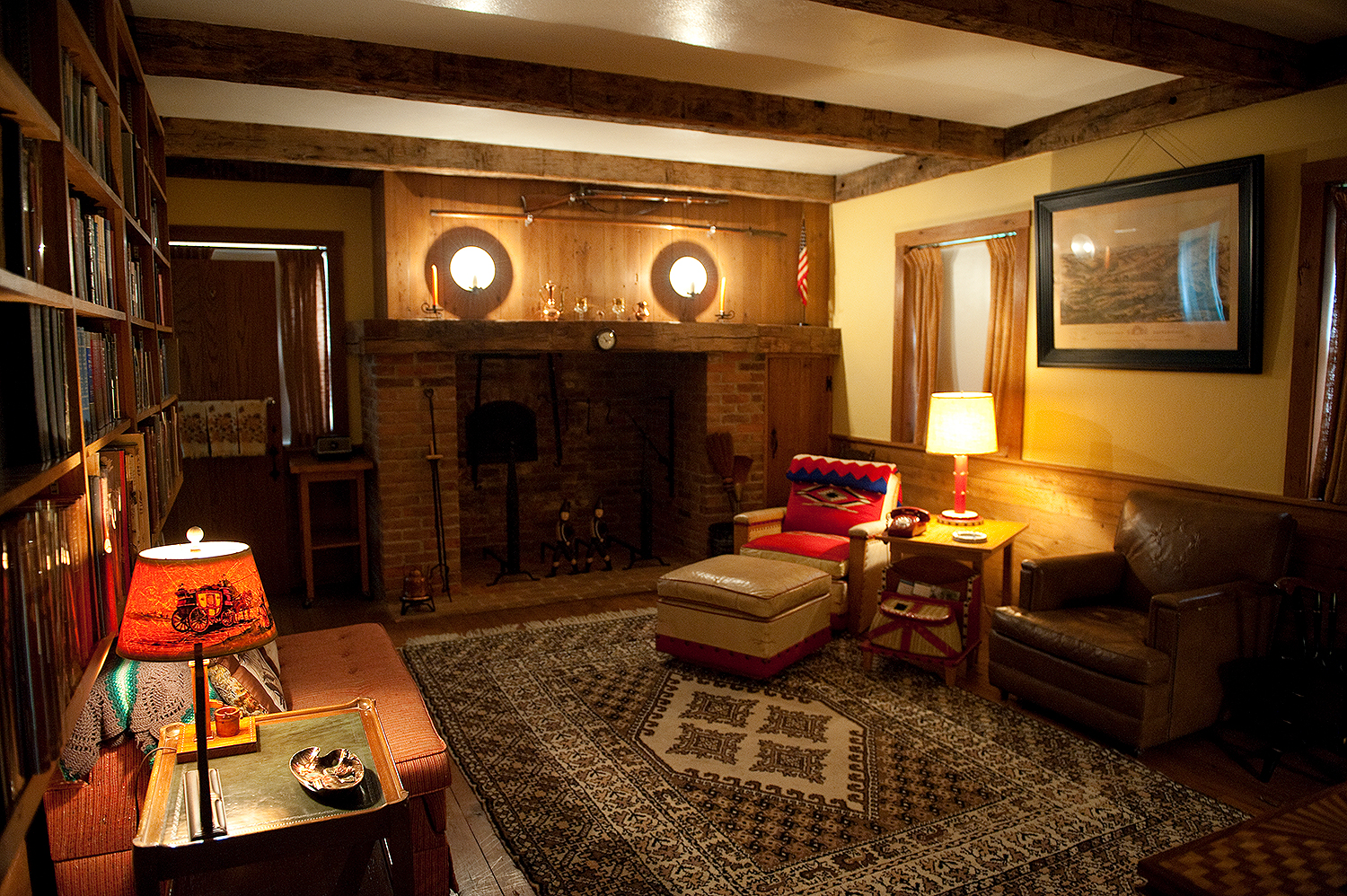 Ngôi nhà đã được cải tạo vào đầu những năm 1950 . Nó có một phòng trà, một trường bắn, một khu chơi golf và chuồng gia súc Angus. Ảnh: Getty