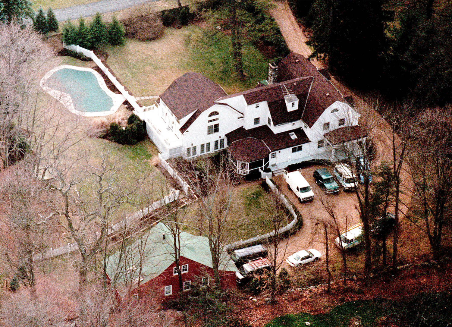 Năm 2001, Bill và Hillary Clinton chuyển đến một ngôi nhà màu trắng của riêng họ - một khu đất thuộc địa Hà Lan trị giá 1,7 triệu USD ở Chappaqua, New York, theo NYT. Ảnh: Getty