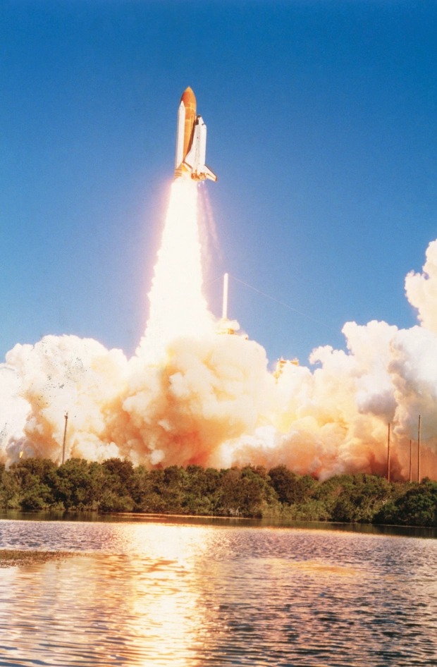 Khoảnh khắc cuối cùng của tàu con thoi Challenger. Ảnh The Sun