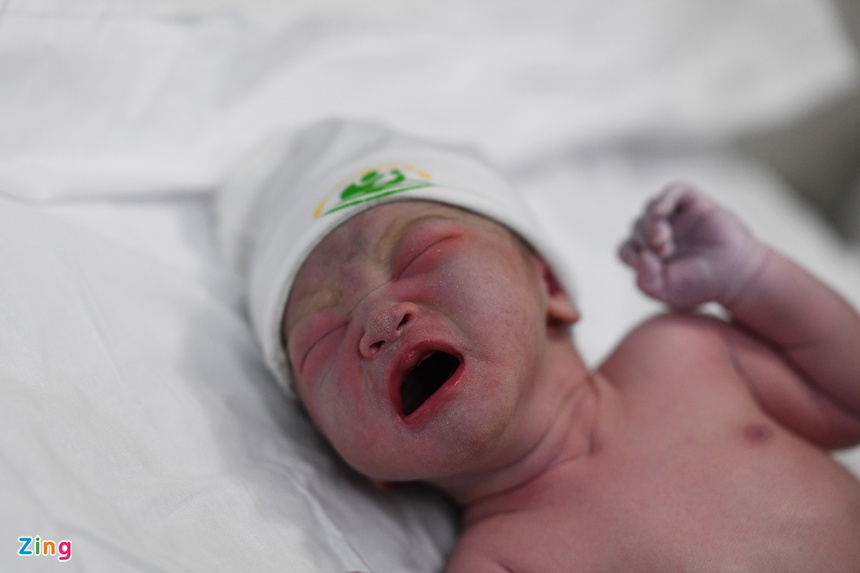 Em bé đã được gia đình đặt tên là Nguyễn Thùy Anh. Ảnh: Zingnews
