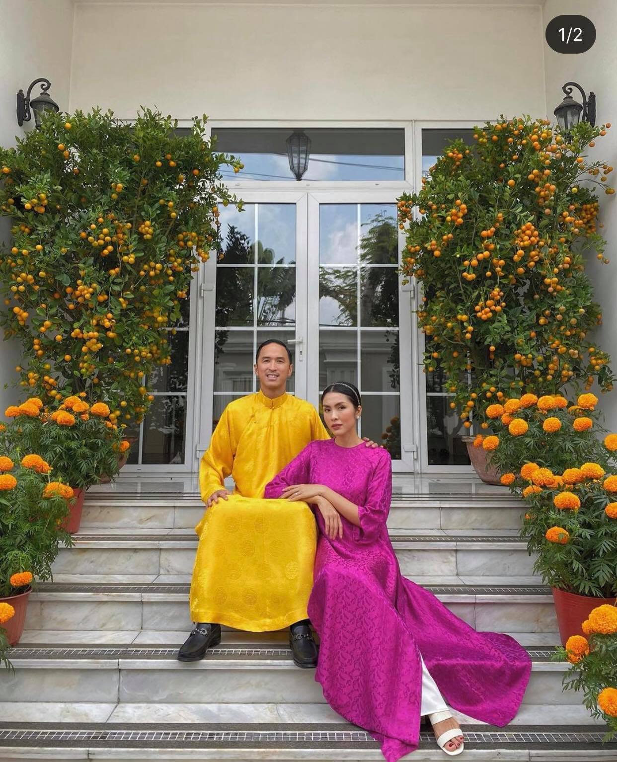 Vợ chồng Tăng Thanh Hà cũng diện áo dài trong ngày đầu năm mới. Ngọc nữ không làm khán giả thất vọng bởi thần thái của cô khi mặc áo dài vô cùng sang trọng, quý phái. Màu sắc bộ áo dài của 2 vợ chồng cũng rất sang. Ảnh: Instagram