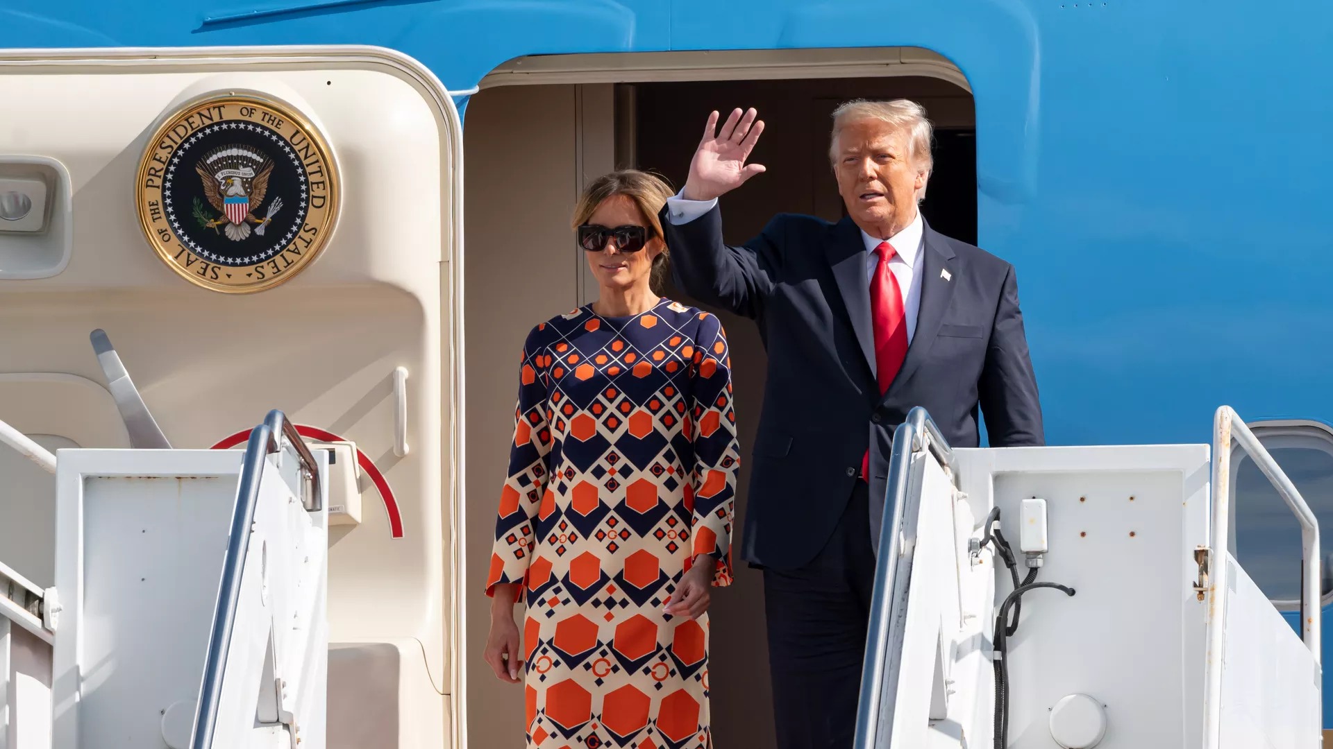 Vợ chồng cựu Tổng thống Donald Trump đã âm thầm tiêm vắc xin Covid-19 trước khi rời Nhà Trắng. Ảnh: Getty