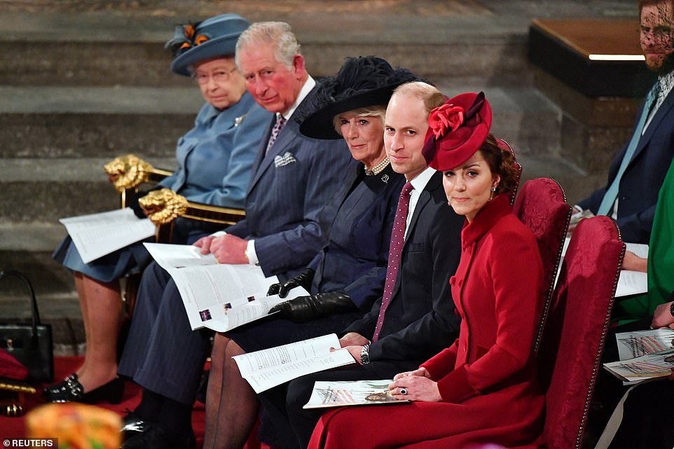 Cung điện Buckingham đang rối loạn sau quả 'bom tấn' từ vợ chồng Hoàng tử Harry. Ảnh: Reuters Cung điện Buckingham đang rối loạn sau quả 'bom tấn' từ vợ chồng Hoàng tử Harry. Ảnh: Reuters