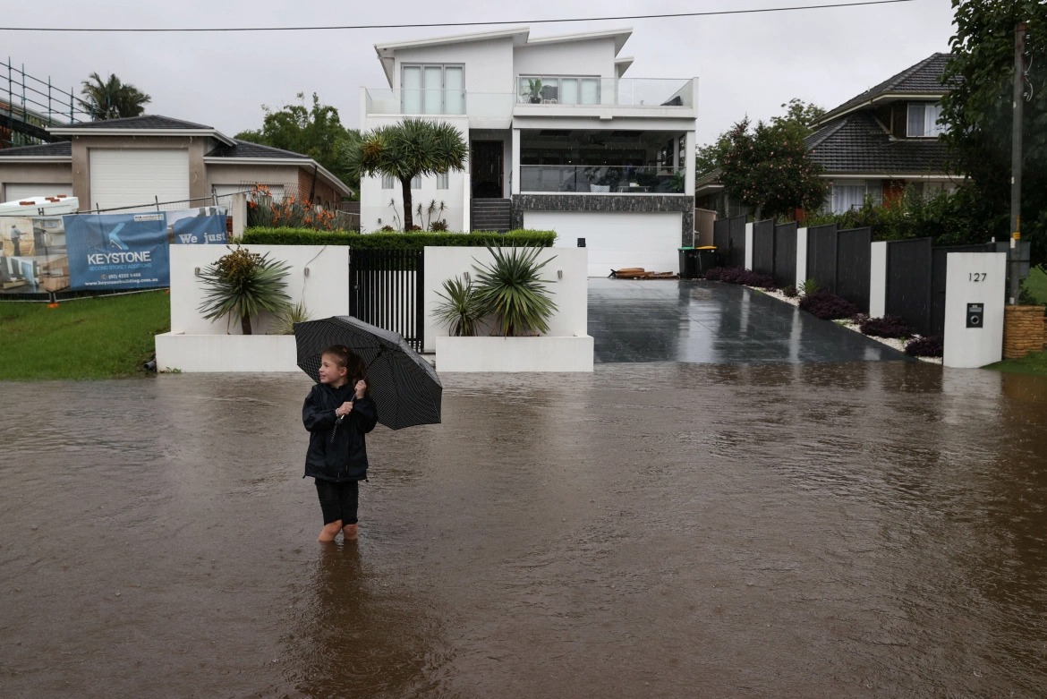 Hầu hết các bờ biển của bang NSW đã ghi nhận lượng mưa kỷ lục trong tháng 3. Ảnh: Reuters Hầu hết các bờ biển của bang NSW đã ghi nhận lượng mưa kỷ lục trong tháng 3. Ảnh: Reuters