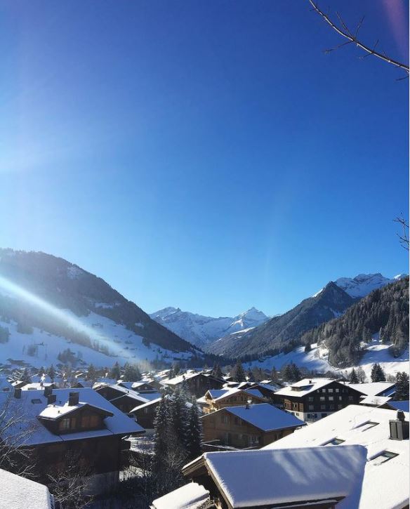 ... và một chương trình học vào mùa đông. Ảnh: Instagram