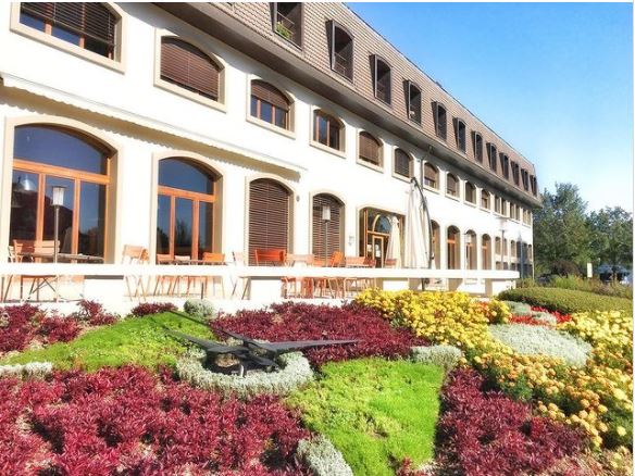 Le Rosey có 2 chương trình học, một là vào mùa hè... Ảnh: Instagram