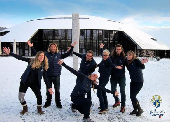 Trường mở cửa chào đón học sinh đến từ khắp nơi trên thế giới. Tuy nhiên, có một điều kiện nhỏ là phụ huynh phải chi trả học phí khoảng 100.000 Euro/năm (hơn 2,7 tỷ đồng). Ảnh: Instagram