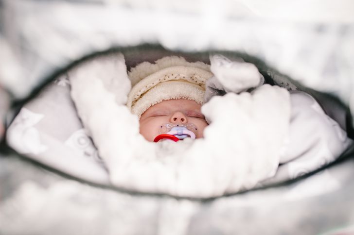 Để con ngủ ngoài trời giữa mùa đông, bố mẹ các nước xứ lạnh đưa ra lý do thuyết phục - Ảnh 2 Để con ngủ ngoài trời giữa mùa đông, bố mẹ các nước xứ lạnh đưa ra lý do thuyết phục - Ảnh 2