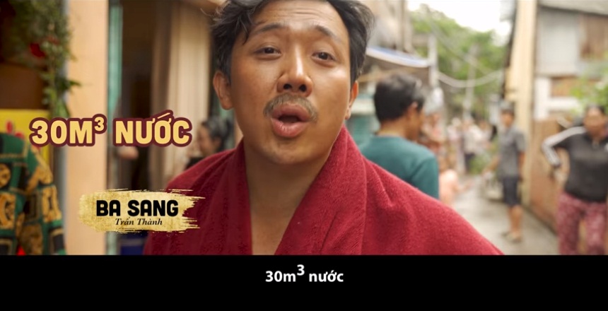 Trấn Thành cho biết đoàn phim đã đổ 30 tấn nước vào căn phòng để tạo được cảnh quay thủy cung trong phim. Ảnh chụp màn hình Trấn Thành cho biết đoàn phim đã đổ 30 tấn nước vào căn phòng để tạo được cảnh quay thủy cung trong phim. Ảnh chụp màn hình
