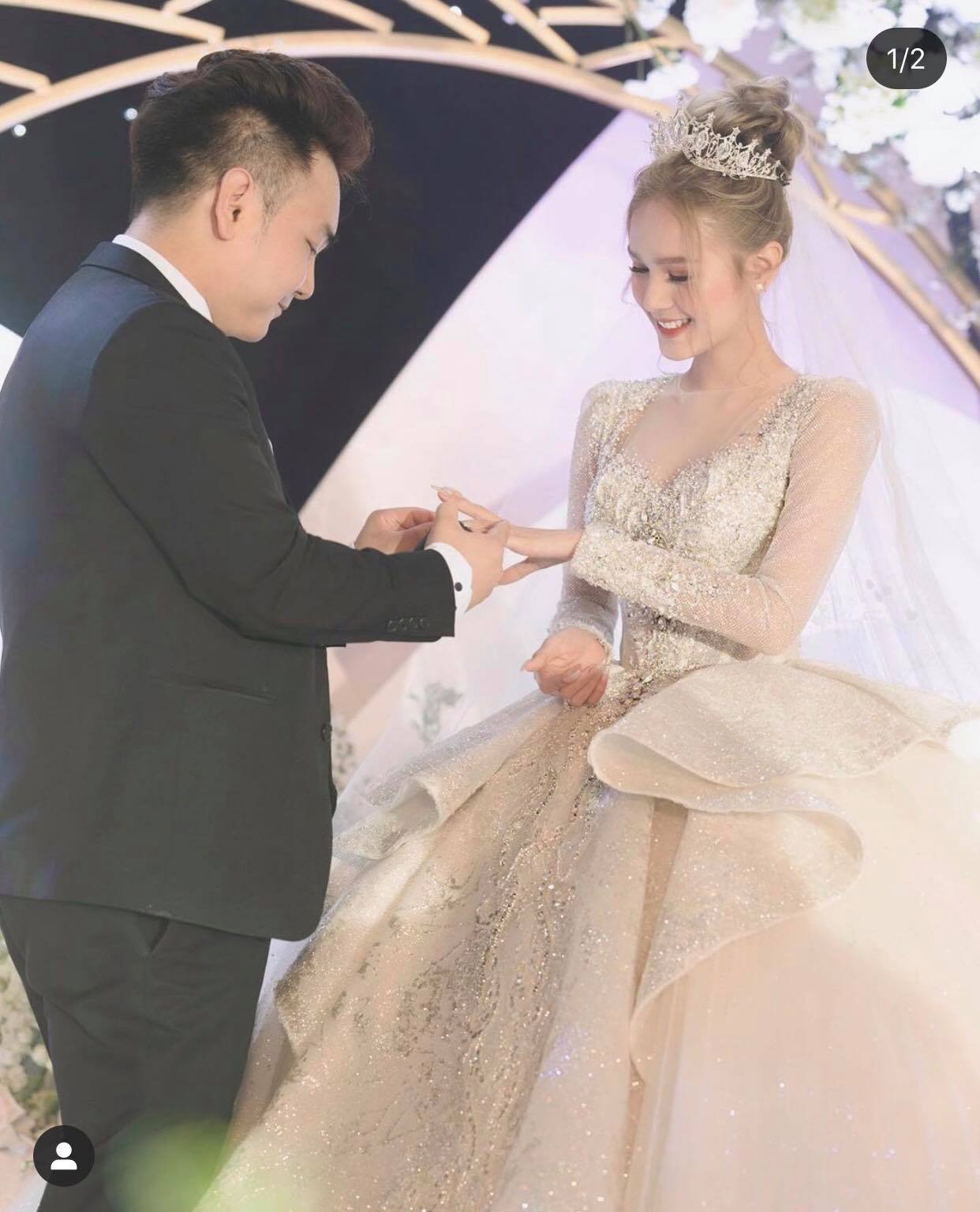 Bất chấp cách biệt tuổi tác, đến nay cặp đôi vẫn sống rất hạnh phúc bên nhau. Ảnh: IGNV