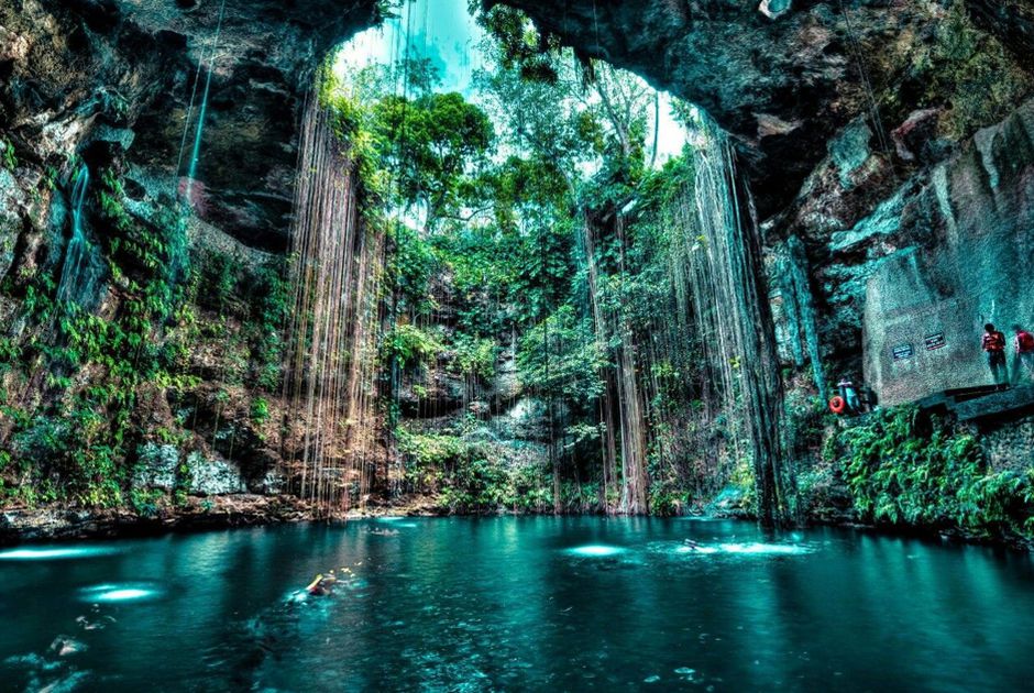 Cenote Ik-Kil, Mexico