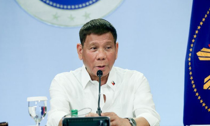 Tổng thống Philippines Rodrigo Duterte phát biểu trên truyền hình. Ảnh: Philstar
