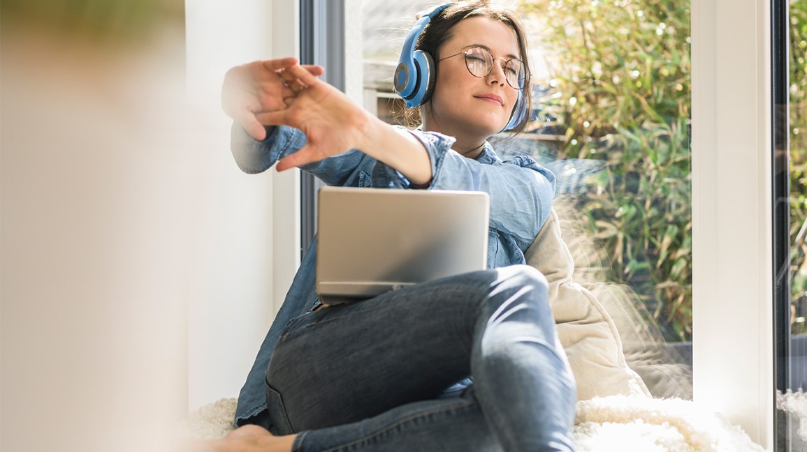 10 cách giải trí tại nhà mùa dịch, không cần hát karaoke phiền hàng xóm 