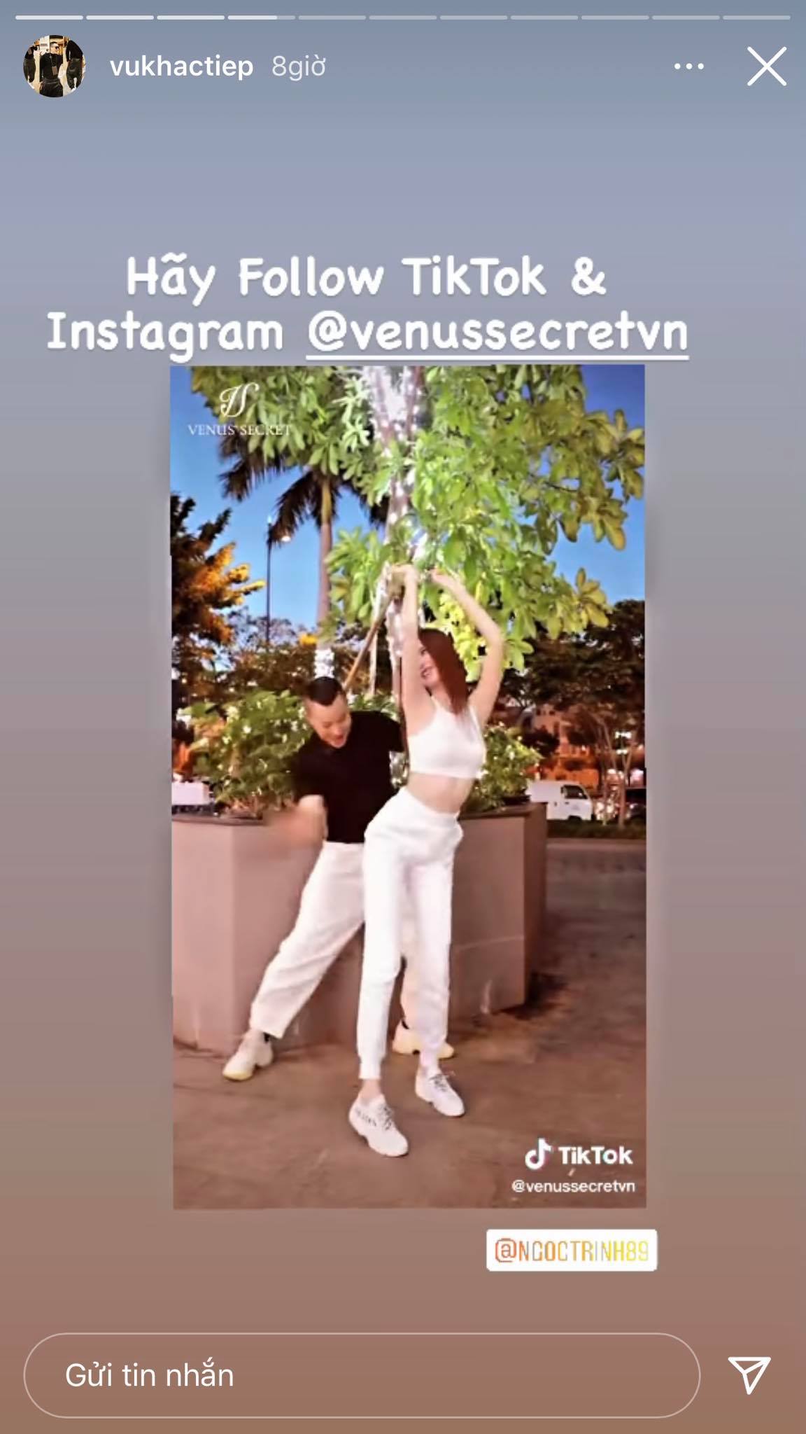 Clip Vũ Khắc Tiệp và Ngọc Trinh đu trend, trong đó ông bầu không ngại vỗ quả đào của gà cưng nghe rất gọn. Ảnh: IGNV