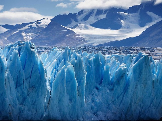 Hãy đến chiêm ngưỡng khung cảnh tuyệt đẹp trên các tảng băng xanh Upsala Glacier ở thung lũng sông băng của công viên quốc gia Los Glaciares ở Patagonia, Argentina.