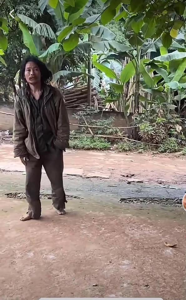 Từ đoạn phát người đàn ông lang thang đăng trên TikTok, chị vợ đã ngờ ngợ đây là người chồng đi lạc bấy lâu của mình. Ảnh chụp màn hình Từ đoạn phát người đàn ông lang thang đăng trên TikTok, chị vợ đã ngờ ngợ đây là người chồng đi lạc bấy lâu của mình. Ảnh chụp màn hình