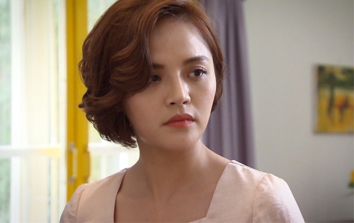 Thu Quỳnh vai Ngọc trong 'Lửa Ấm'. Tuy nhiên, vai diễn này không nhận được nhiều sự ủng hộ từ phía khán giả. Cô nàng vẫn chưa thoát khỏi cái bóng quá lớn của vai diễn My Sói trong 'Quỳnh búp bê'.