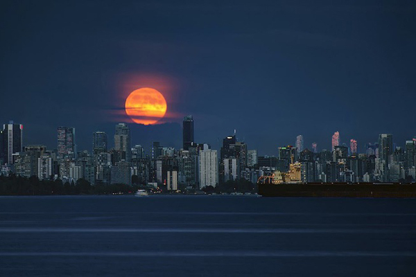 Siêu trăng máu tối nay sẽ là hiện tượng thiên văn đẹp nhất năm. Ảnh minh họa: Internet