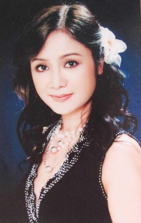 Nhan sắc khuôn vàng thước ngọc của NSND Thu Hà thời trẻ