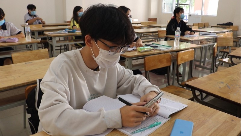 Học sinh tại TP.HCM trong một buổi ôn tập. Ảnh: PLO