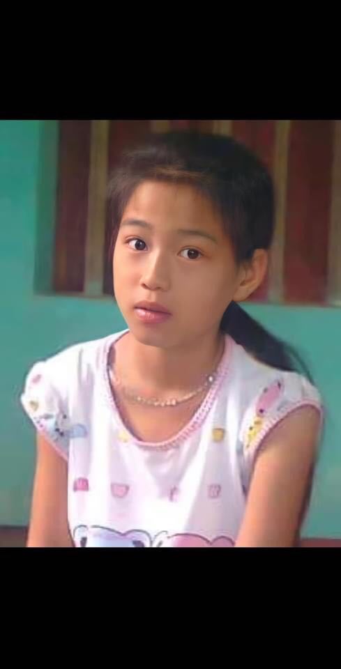 Có thể thấy ngay từ bé Đỗ Thị Hà đã sở hữu những đường nét thanh tú. Gương mặt hài hòa, sống mũi cao và đôi mắt sáng là điểm nổi bật của cô bé hoa hậu.