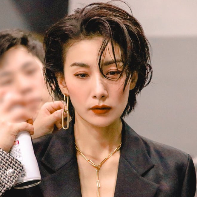 Kim Seo Hyung (1973), nữ diễn viên đang gây thương nhớ cho fan qua bộ phim Mine.