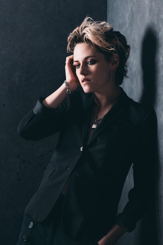 Kristen Stewart (1990). Diễn xuất của cô nàng còn gây tranh cãi nhưng nhan sắc thì chắc chắn không. Bông hồng nổi loạn dù là nam hay nữ cũng xuất sắc.