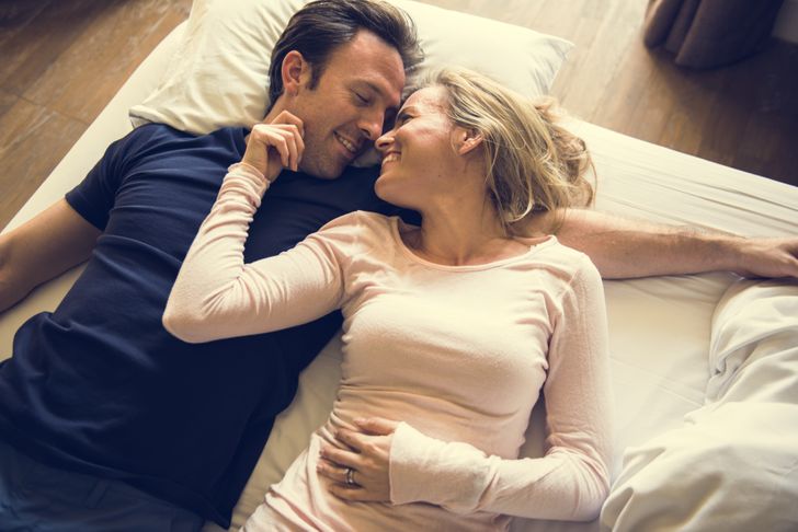 Tại sao các cặp đôi nên đi ngủ cùng lúc? 4