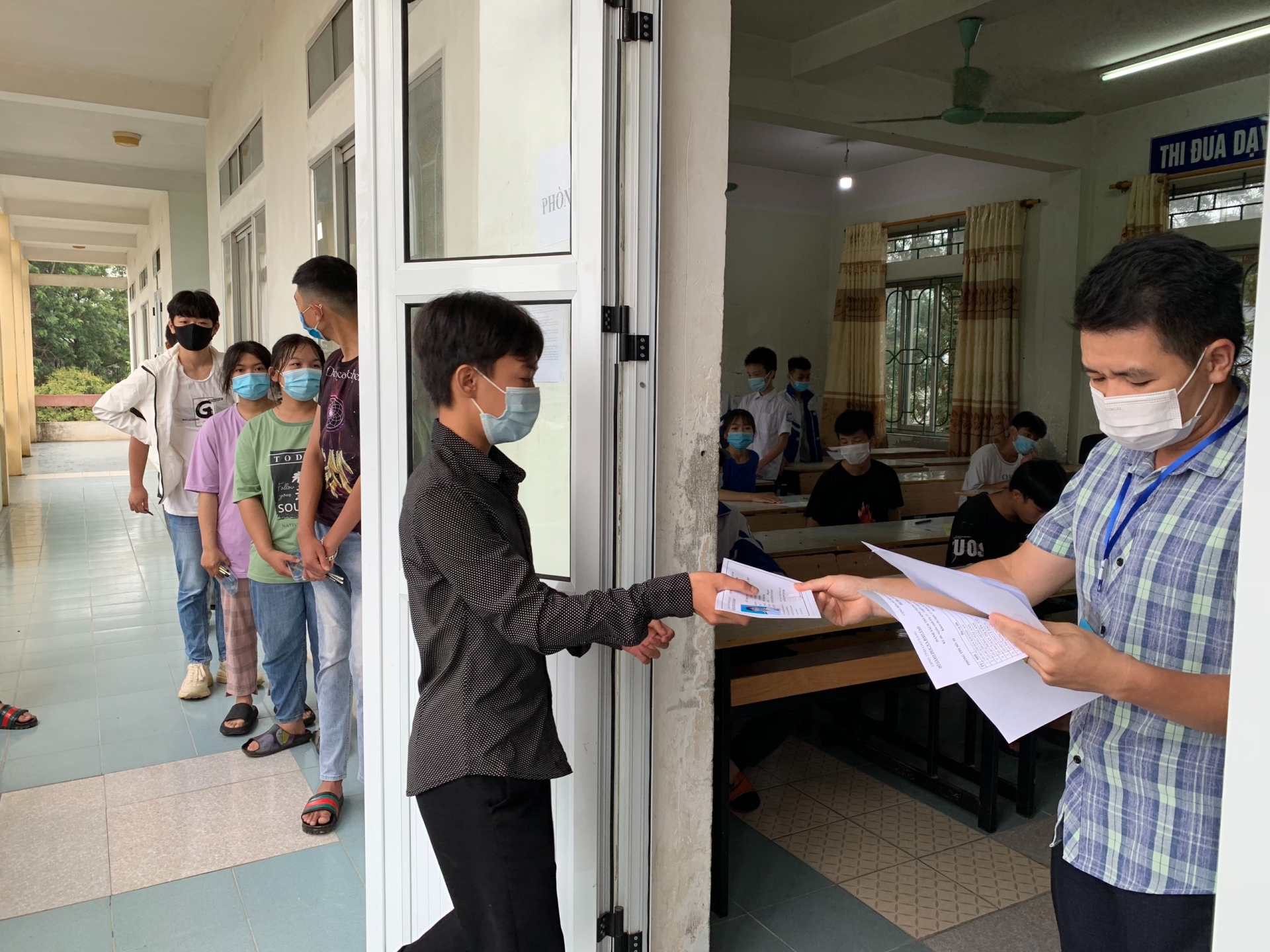 Đáp án đề thi vào lớp 10 môn Toán tỉnh Cao Bằng năm 2021 1 Đáp án đề thi vào lớp 10 môn Toán tỉnh Cao Bằng năm 2021 1