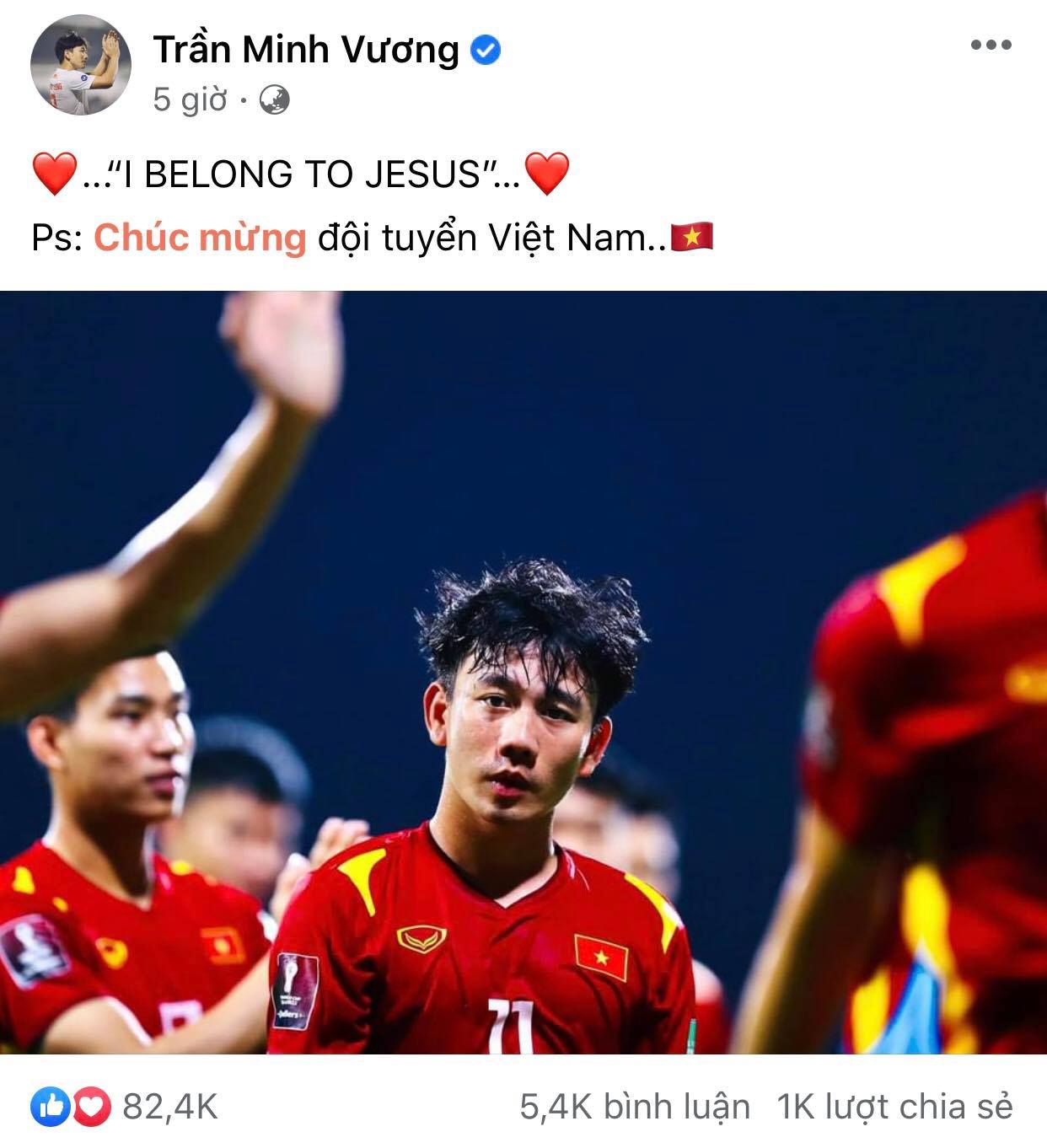 Tuyển Việt Nam ăn mừng chiến thắng, tạm biệt UAE về nước 1 Tuyển Việt Nam ăn mừng chiến thắng, tạm biệt UAE về nước 1