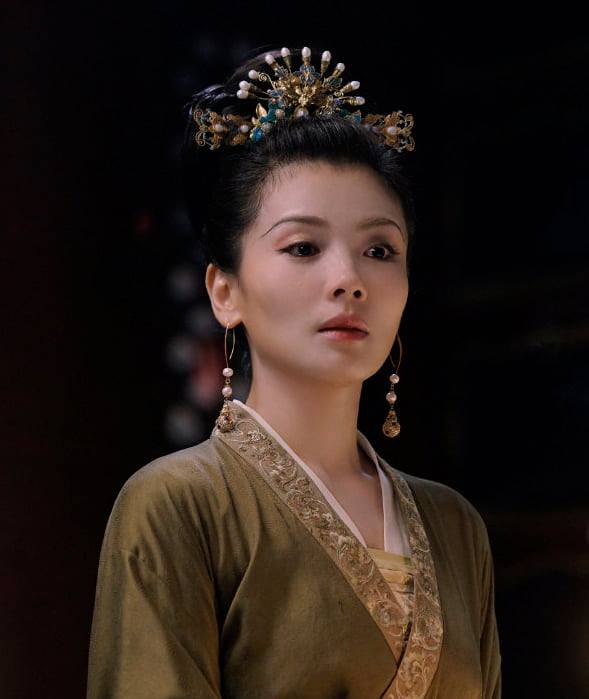 Trong 'Đại Tống cung từ', Lưu Đào vào vai nhân vật 15 tuổi. Thế nhưng nhan sắc và sự trẻ trung của nữ diễn viên U40 này vẫn không hề phù hợp với vai diễn.