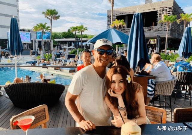 Cuộc đời chìm nổi và chuyện tình viên mãn của nàng Đắc Kỷ đẹp nhất màn ảnh 9 Cuộc đời chìm nổi và chuyện tình viên mãn của nàng Đắc Kỷ đẹp nhất màn ảnh 9