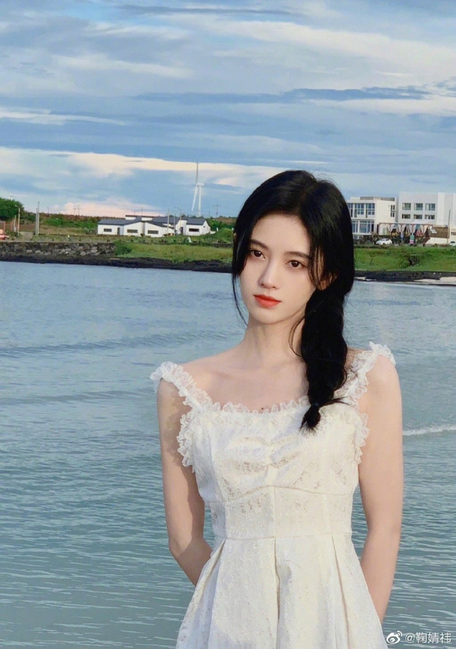 Cúc Tịnh Y cover 'Ring Ring Ring' trong phòng tắm, netizen soi ra điểm bất thường 1 Cúc Tịnh Y cover 'Ring Ring Ring' trong phòng tắm, netizen soi ra điểm bất thường 1