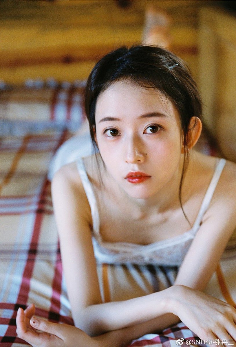 Nữ idol tố Ngô Diệc Phàm lần đầu gặp mặt đã đụng chạm 4 Nữ idol tố Ngô Diệc Phàm lần đầu gặp mặt đã đụng chạm 4