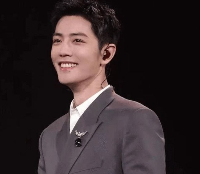 Xôn xao tinh Tiêu Tiến bí mật kết hôn, sinh con giữa lúc sự nghiệp đang lên