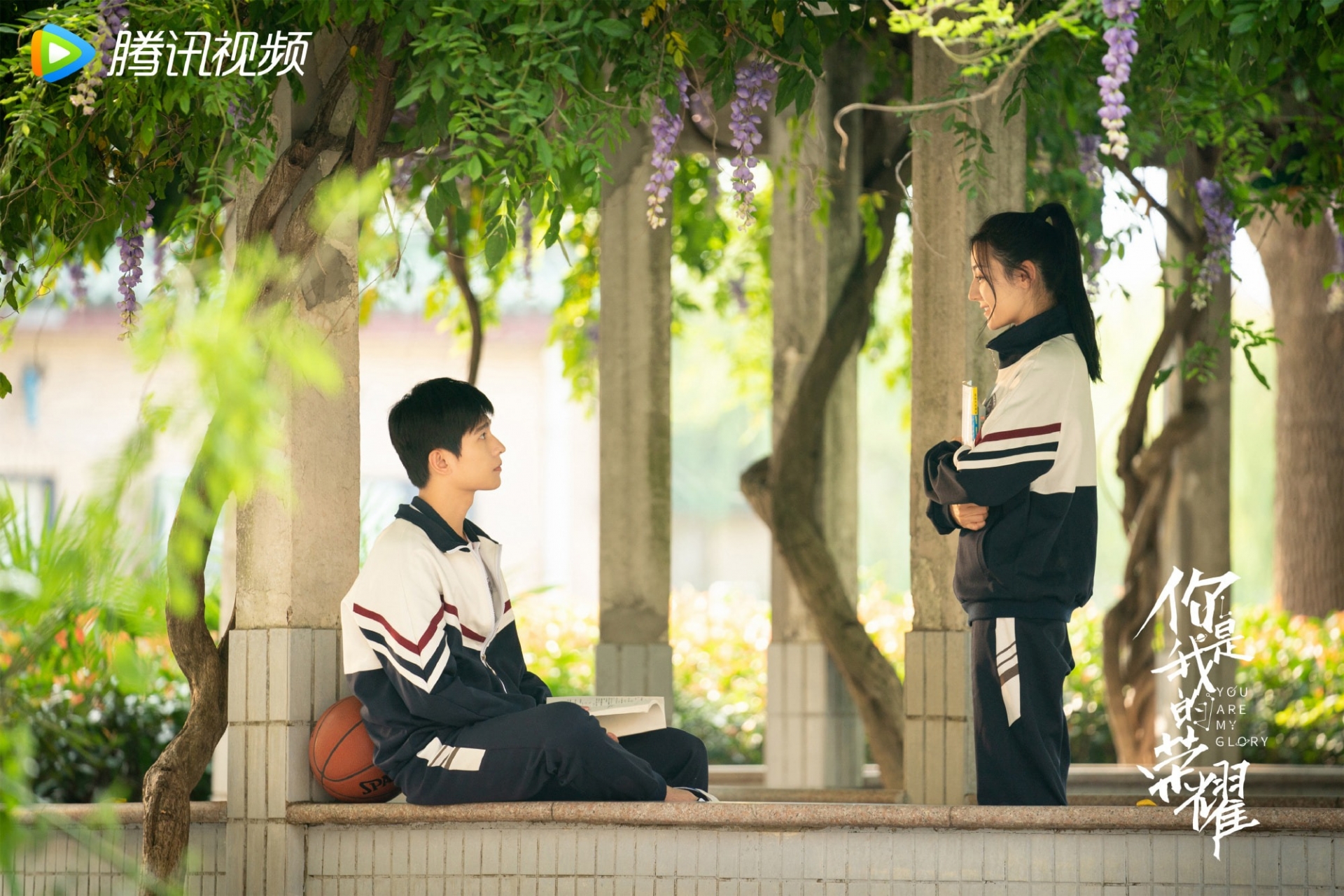 Cách Dương Dương xem điện thoại khiến fan cười ná thở: 'Y chang các cụ già U70' 6 Cách Dương Dương xem điện thoại khiến fan cười ná thở: 'Y chang các cụ già U70' 6