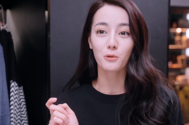 Địch Lệ Nhiệt Ba xuống sắc trong Em Là Niềm Kiêu Hãnh Của Anh - Ảnh 12 Địch Lệ Nhiệt Ba xuống sắc trong Em Là Niềm Kiêu Hãnh Của Anh - Ảnh 12