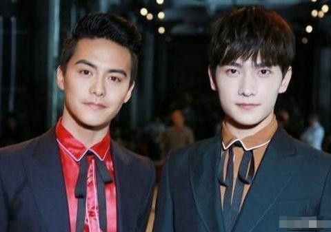 Ảnh chụp Mã Thiên Vũ và Dương Dương, 2 người quả thực xứng lứa vừa đôi, đều đẹp trai xuất sắc.