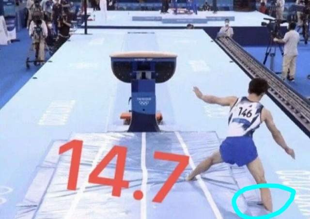 Pha xử lý của trọng tài Olympic trong bộ môn thể dục dụng cụ khiến Hoàng Tử Thao và nhiều CĐV Trung Quốc bất bình. Pha xử lý của trọng tài Olympic trong bộ môn thể dục dụng cụ khiến Hoàng Tử Thao và nhiều CĐV Trung Quốc bất bình.