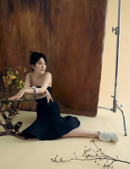 Tóc buông lơi, Dương Mịch đẹp hớp hồn trên bìa tạp chí 3 Tóc buông lơi, Dương Mịch đẹp hớp hồn trên bìa tạp chí 3