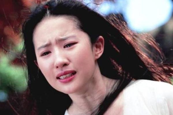 Lưu Diệc Phi khi khóc vẫn giữ được thần thái khuôn mặt. Lưu Diệc Phi khi khóc vẫn giữ được thần thái khuôn mặt.