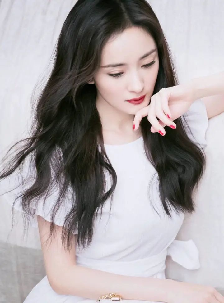 Dương Mịch mách fan 10 cách tạo dáng chụp ảnh chuẩn sách giáo khoa Dương Mịch mách fan 10 cách tạo dáng chụp ảnh chuẩn sách giáo khoa
